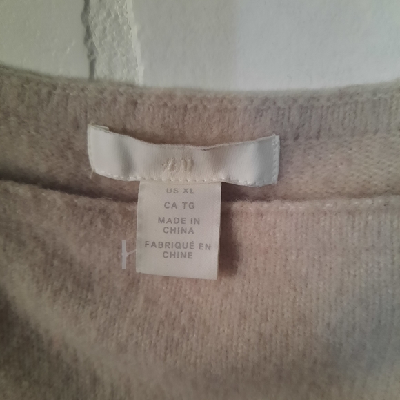 XL H&M Balloon Sleeve Sweater - Picture 4 of 5